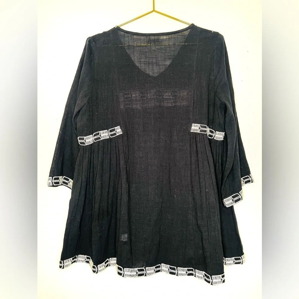 World Market Dress Embroidered Black and white Boho Caftan Linen tunic Lagenlook
